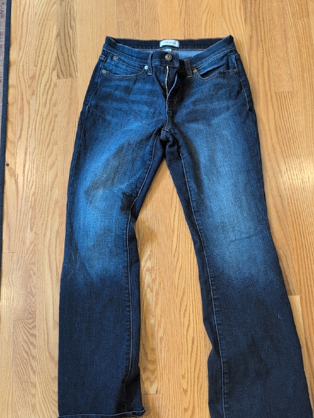Women's Flare/Bootcut Jeans. Size 28